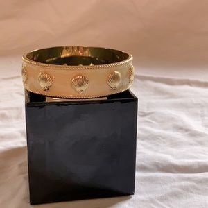 Lily Pulitzer cream and gold seashell bangle